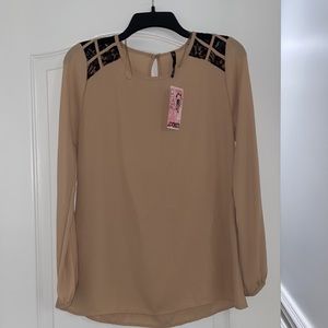 Love culture blouse (3 included)